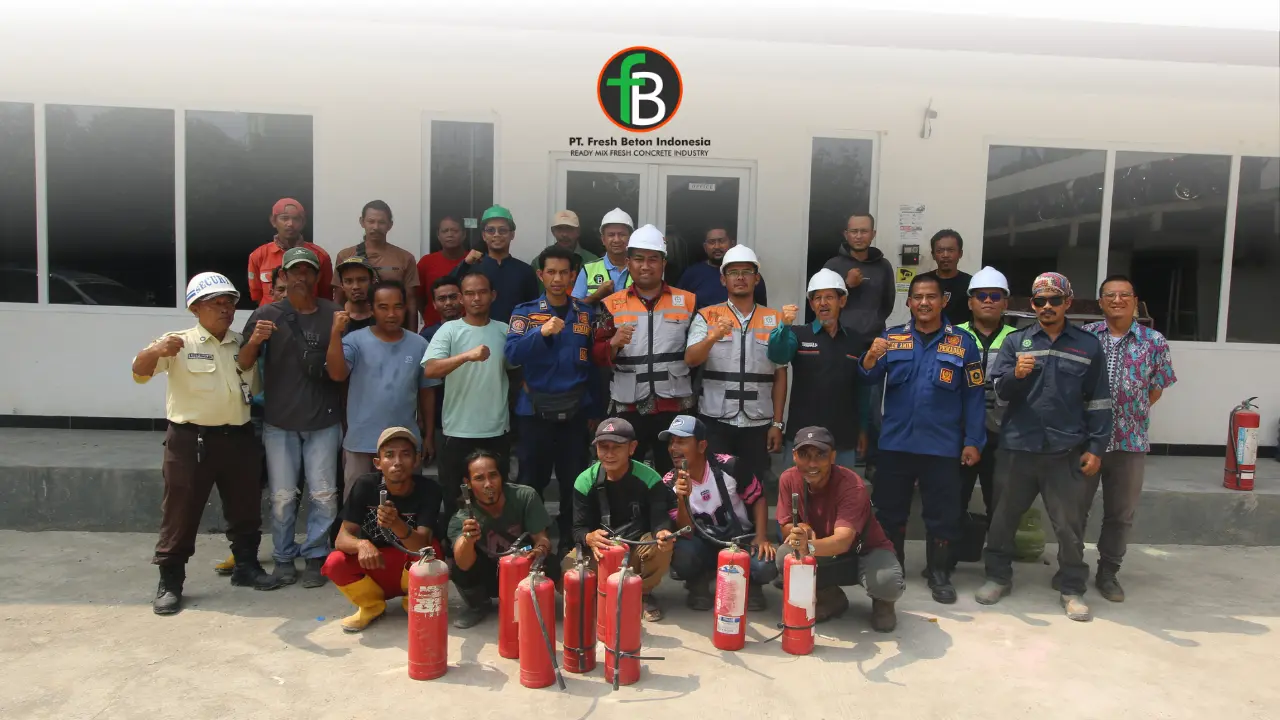 Fire Extinguisher Training at Sentul Plant Improves Employee Emergency Readiness
